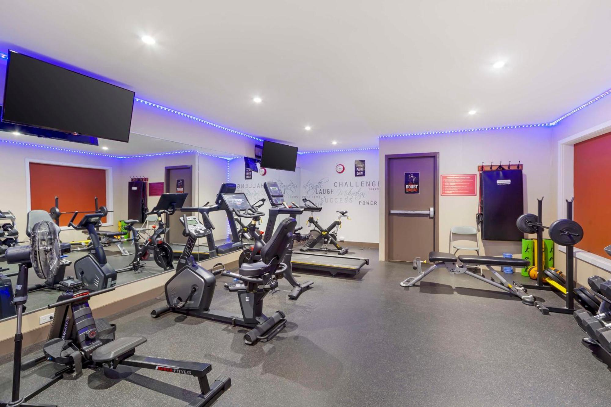 Best Western Plus Chateau Fort St. John Esterno foto