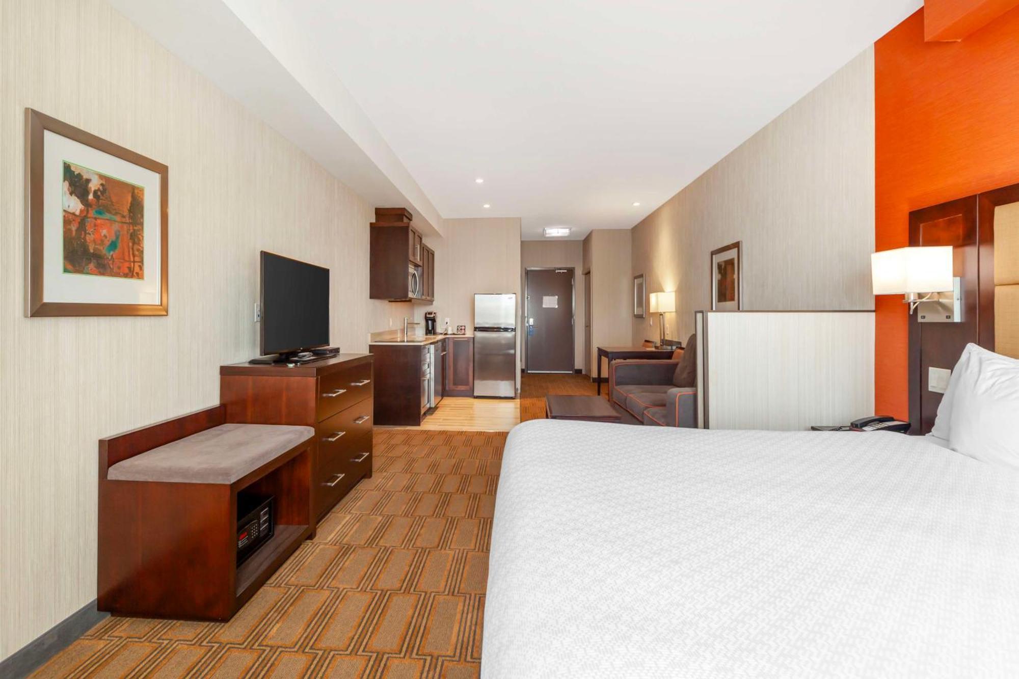 Best Western Plus Chateau Fort St. John Esterno foto