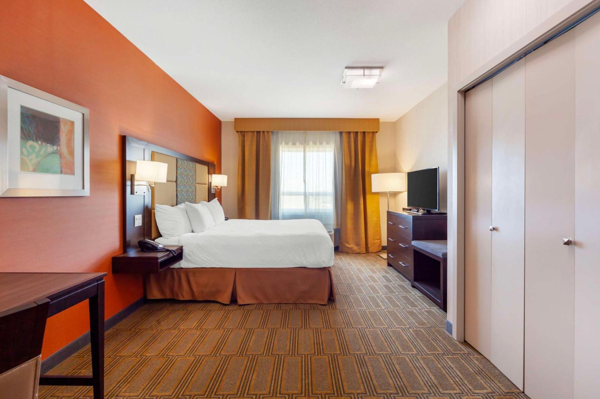 Best Western Plus Chateau Fort St. John Esterno foto