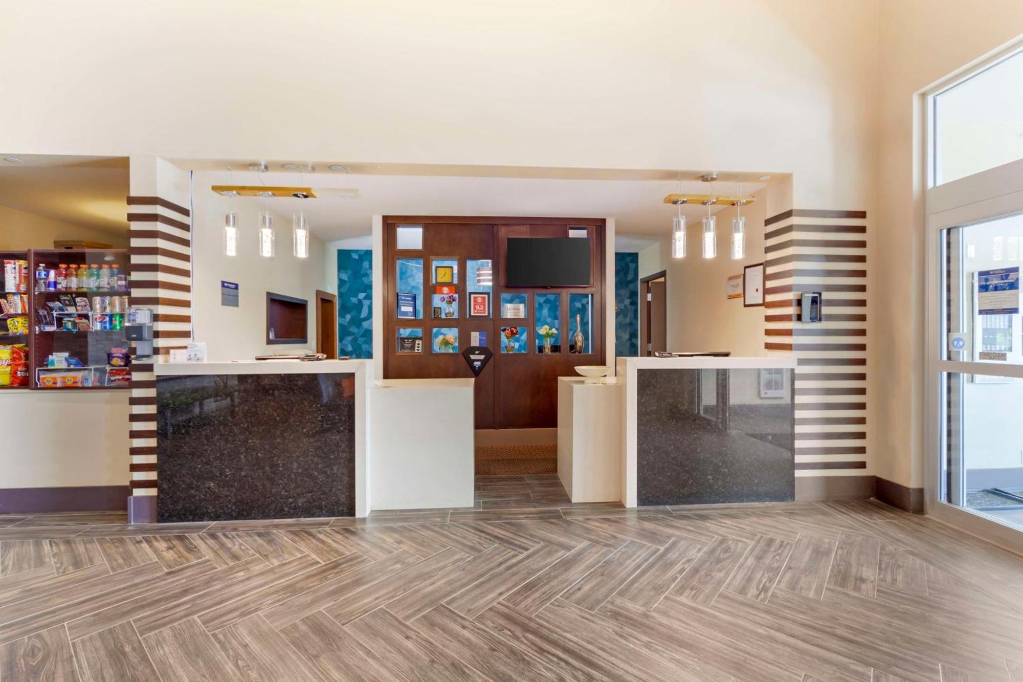 Best Western Plus Chateau Fort St. John Esterno foto