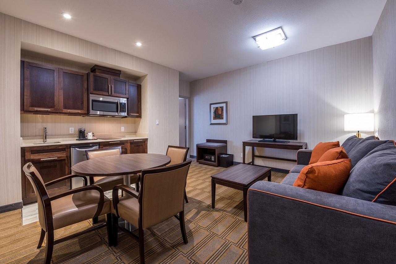 Best Western Plus Chateau Fort St. John Esterno foto